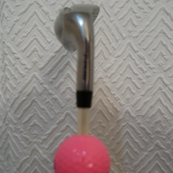 Lady Fairway #7 Golf Club Beer Tap Handle with Neon Pink Callaway Golf Ball - Picture 5 of 6